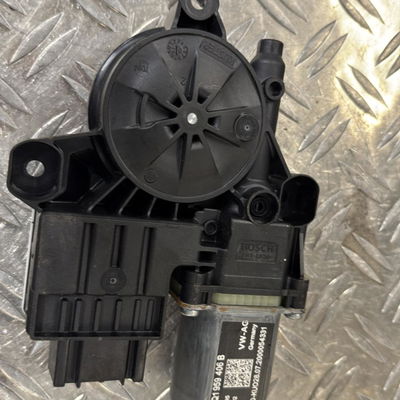 Moteur essuie-glace av droit Skoda SCALA (NW1) 1.0 tsi (2019)