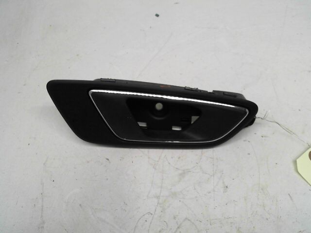 Poignee int porte avd Seat LEON (5F1) 1.4 tsi (2012-2016)