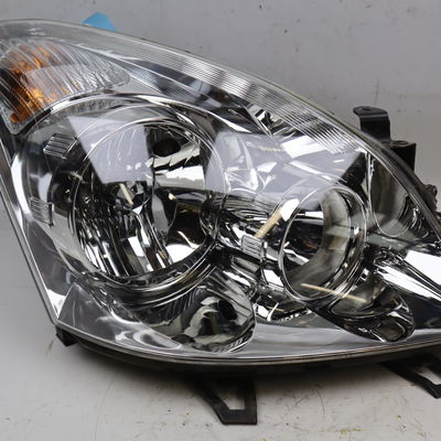 Phare droit Toyota COROLLA Verso (ZER_, ZZE12_, R1_) 2.2 d-4d (aur10_) (2005-2009) 5 portes