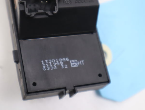 Commande lève-glace porte avant droite Opel MERIVA B Monospace (S10) 1.4 (75) (2010-2017)