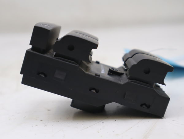 Commande lève-glace porte avant gauche Opel MERIVA B Monospace (S10) 1.4 (75) (2010-2017)