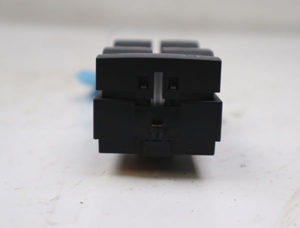 Commande lève-glace porte avant gauche Opel MERIVA B Monospace (S10) 1.4 (75) (2010-2017)