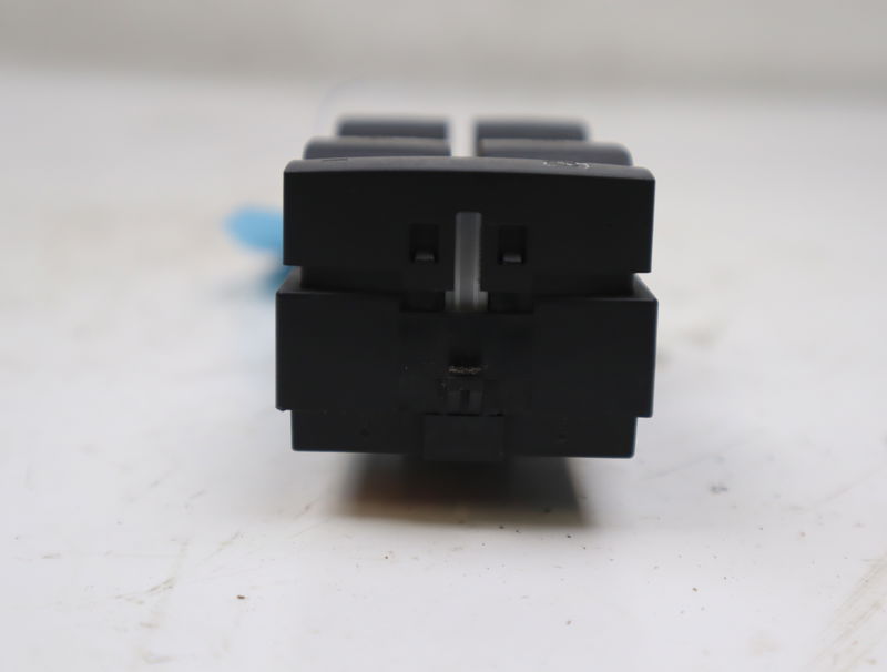 Commande lève-glace porte avant gauche Opel MERIVA B Monospace (S10) 1.4 (75) (2010-2017)