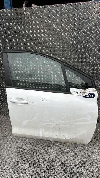 Porte avant droite Peugeot 208 I (CA_, CC_) 1.2 vti 68 - puretech 68 (2016) 5 portes
