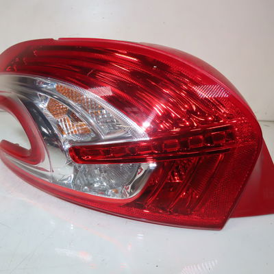 Feu arrière gauche Peugeot 208 I (CA_, CC_) 1.4 hdi (2012) 3 portes