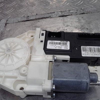 Moteur essuie-glace av droit Renault LAGUNA III (BT0-1) 1.5 dci (bt00, bt0a, bt0t, bt1j) (2007-2015) 5 portes