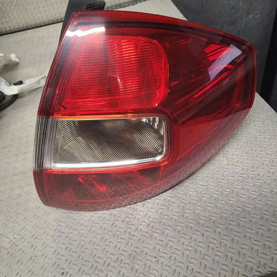 Feu arrière droit Renault KOLEOS I (HY_) 2.0 dci 4x4 (hy0k) (2008)