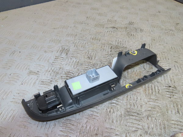 Commande lève-glace porte avant gauche Volkswagen GOLF V Variant (1K5) 1.9 tdi (2007-2009)