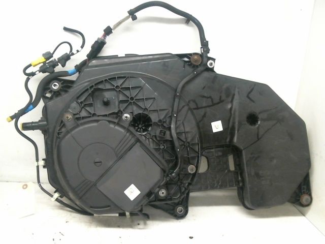 Reservoir ad blue Renault MEGANE IV 3-5 portes (B9A-M-N_) 1.5 blue dci 115 (b9a6) (2018)