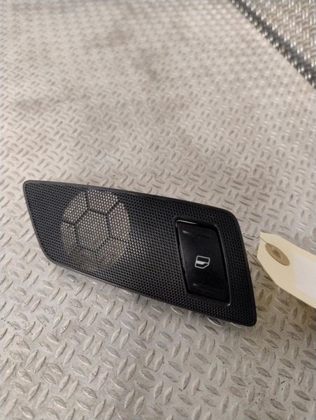 Commande lève-glace porte avant droite Skoda OCTAVIA II (1Z3) 1.6 tdi (2009-2013)