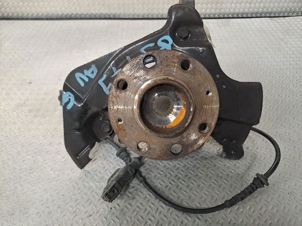 Fusee avg Opel CORSA E (X15) 1.4 (08, 68) (2014)