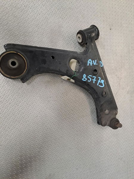 Triangle inf avd Opel CORSA E (X15) 1.4 (08, 68) (2014)