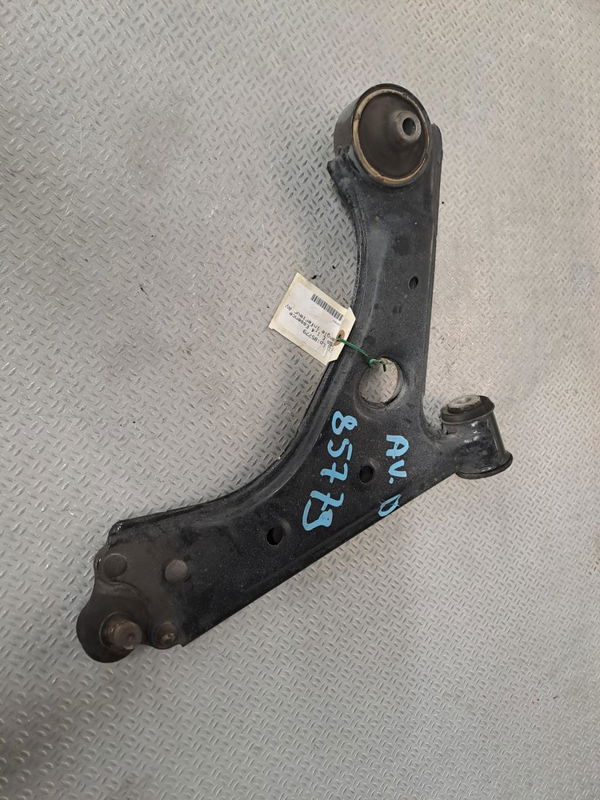 Triangle inf avd Opel CORSA E (X15) 1.4 (08, 68) (2014)