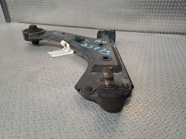 Triangle inf avd Opel CORSA E (X15) 1.4 (08, 68) (2014)