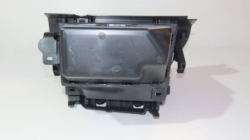 Boite à gants Peugeot 208 II (UB_, UP_, UW_, UJ_) 1.2 puretech 75 (2019)
