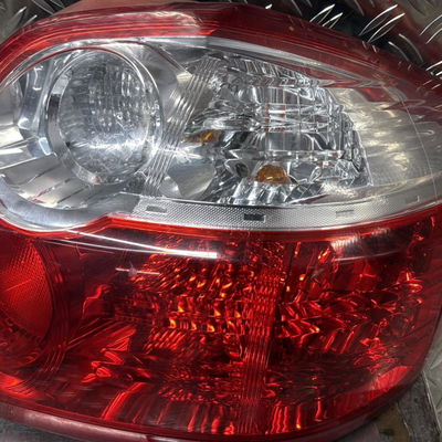 Feu arrière droit Toyota AURIS (_E15_) 1.4 d-4d (nde150_) (2007-2012) 3 portes