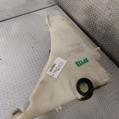 Reservoir lave-glace avant Audi A4 B8 Avant (8K5) 2.0 tdi (2008-2015)