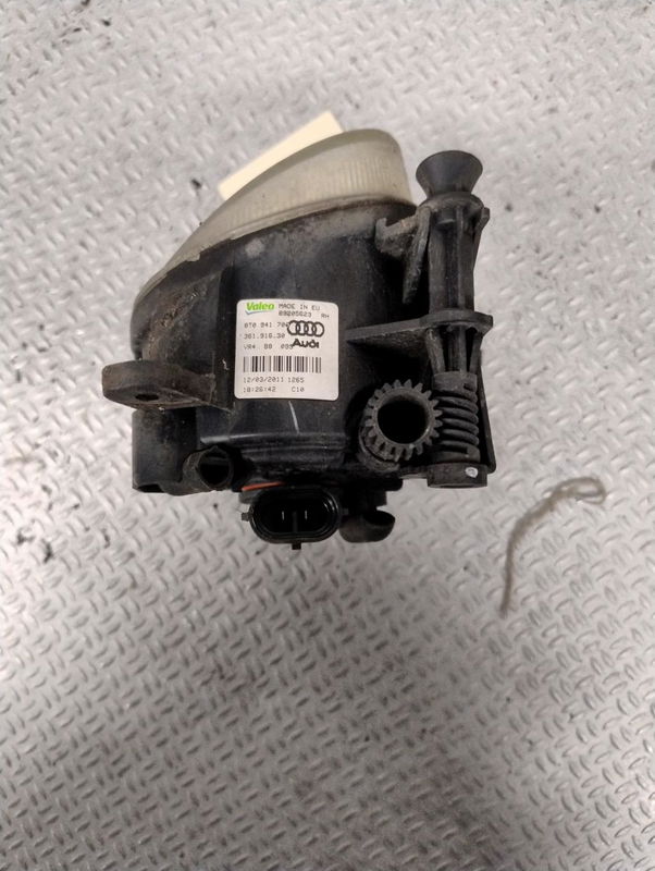 Phare antibrouillard avant droit Volkswagen PASSAT CC B6 (357) 2.0 tdi (2008-2012)