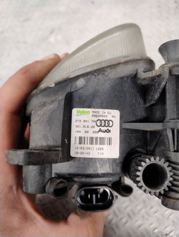 Phare antibrouillard avant droit Volkswagen PASSAT CC B6 (357) 2.0 tdi (2008-2012)