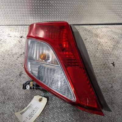 Feu arrière gauche Toyota YARIS (_P13_) 1.0 (ksp130_) (2010)