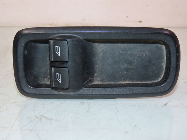 Commande lève-glace porte avant gauche Ford FIESTA VI (CB1, CCN) 1.6 tdci (2008-2012)