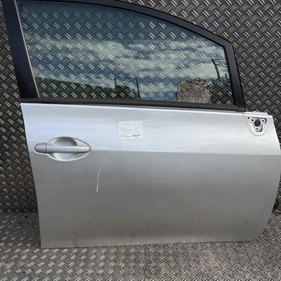 Porte avant droite Toyota AURIS (_E15_) 1.4 d-4d (nde150_) (2007-2012) 3 portes
