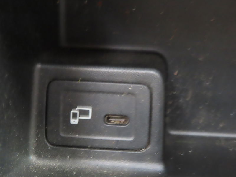Console Mercedes-benz GLB (X247) Glb 200 d (247.612) (2019)