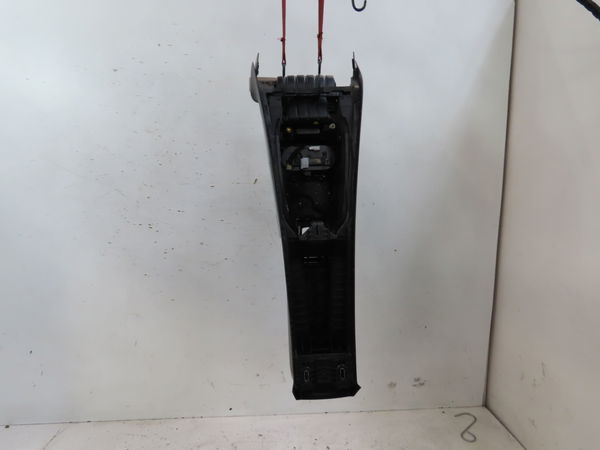 Console Mercedes-benz GLB (X247) Glb 200 d (247.612) (2019)