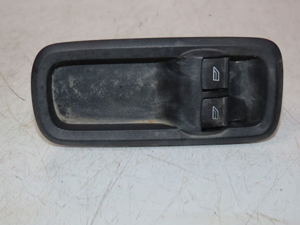 Commande lève-glace porte avant gauche Ford FIESTA VI (CB1, CCN) 1.4 tdci (2010-2012) 3 portes