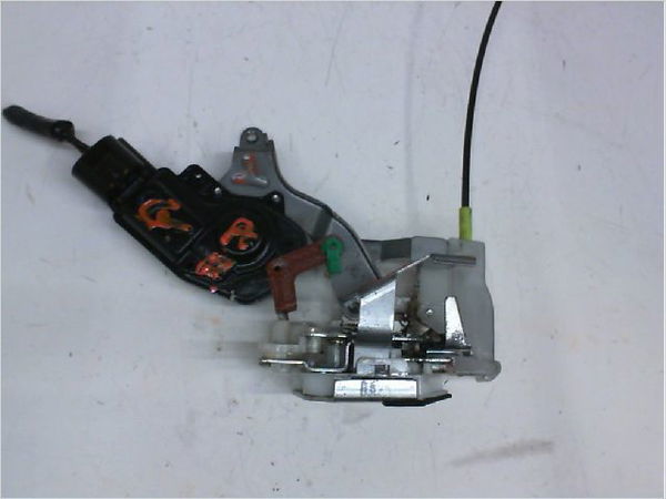 Serrure porte arg Toyota AYGO (_B1_) 1.4 hdi (wnb10_) (2005-2010)