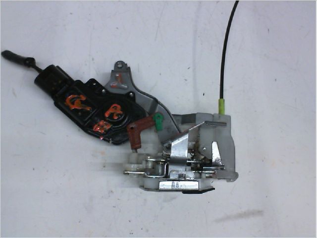 Serrure porte arg Toyota AYGO (_B1_) 1.4 hdi (wnb10_) (2005-2010)