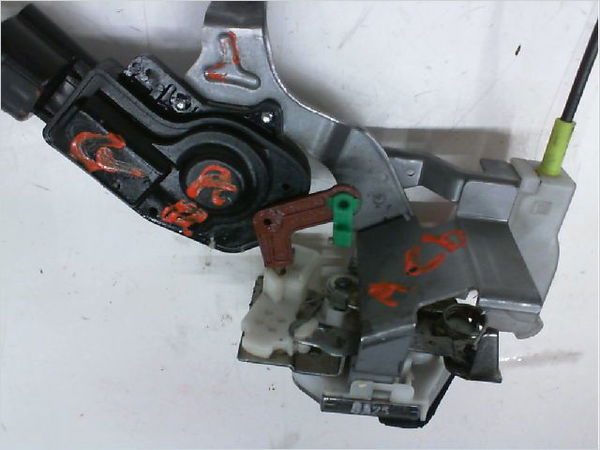 Serrure porte arg Toyota AYGO (_B1_) 1.4 hdi (wnb10_) (2005-2010)