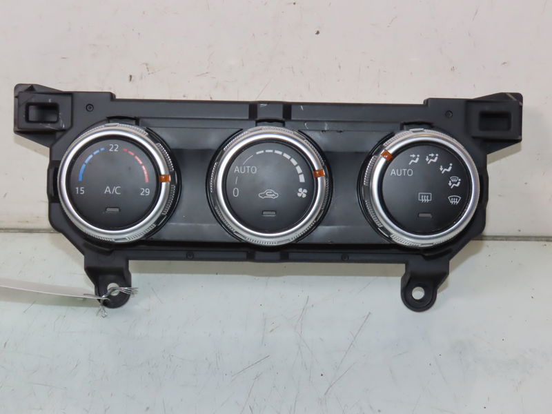 Commande de chauffage Mazda 2 (DL, DJ) 1.5 skyactiv-g (djlfs) (2014)