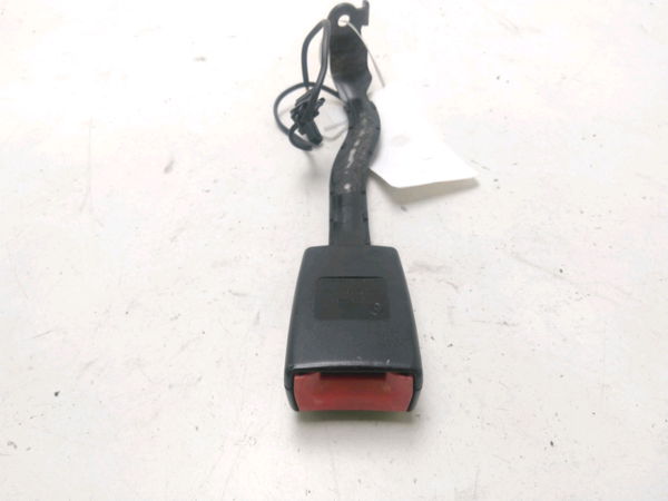 Ancrage ceinture avant droit VOLKSWAGEN GOLF