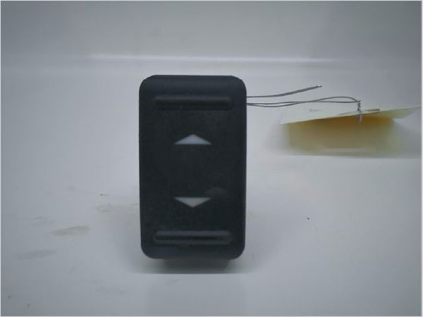 Commande lève-glace porte avant droite Ford C-MAX (DM2) 1.6 tdci (2007-2010) 5 portes