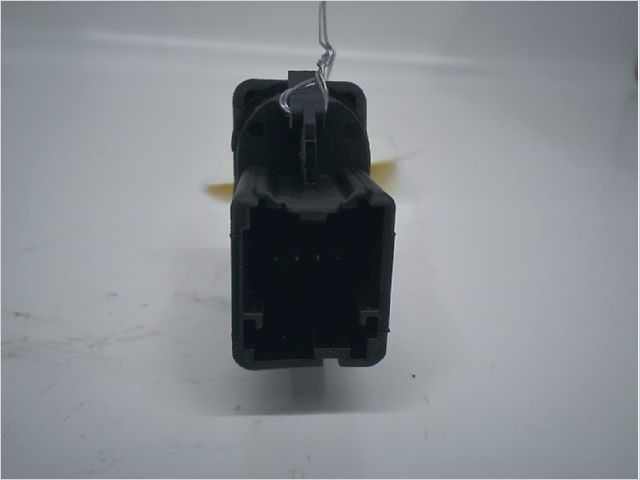 Commande lève-glace porte avant droite Ford C-MAX (DM2) 1.6 tdci (2007-2010) 5 portes