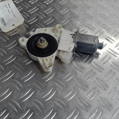 Moteur essuie-glace av droit Mercedes-benz VITO Camionnette (W447) 109 cdi (447.601, 447.603, 447.605) (2014)