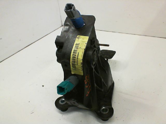 Pedale embrayage Renault LAGUNA III (BT0-1) 1.5 dci (bt00, bt0a, bt0t, bt1j) (2007-2015) 5 portes