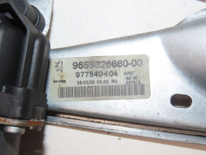 Mecanismemoteur leve-glace ard Renault ESPACE IV (JK0-1_) 2.0 dci (jk03, jk04, jk1c, jk1g, jk1j, jk1k) (2006) 5 portes