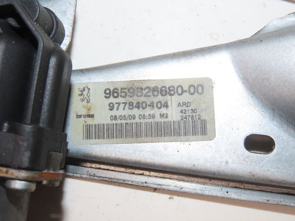 Mecanismemoteur leve-glace ard Renault ESPACE IV (JK0-1_) 2.0 dci (jk03, jk04, jk1c, jk1g, jk1j, jk1k) (2006) 5 portes