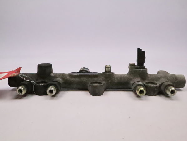 Rampe injection Peugeot 306 3-5 portes (7A, 7C, N3, N5) 2.0 hdi 90 (1999-2002)