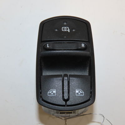 Commande lève-glace porte avant gauche Opel CORSA E (X15) 1.4 (08, 68) (2014)