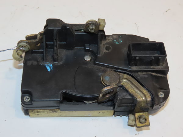 Serrure porte avg Peugeot 306 3-5 portes (7A, 7C, N3, N5) 1.9 d (1994-2001)