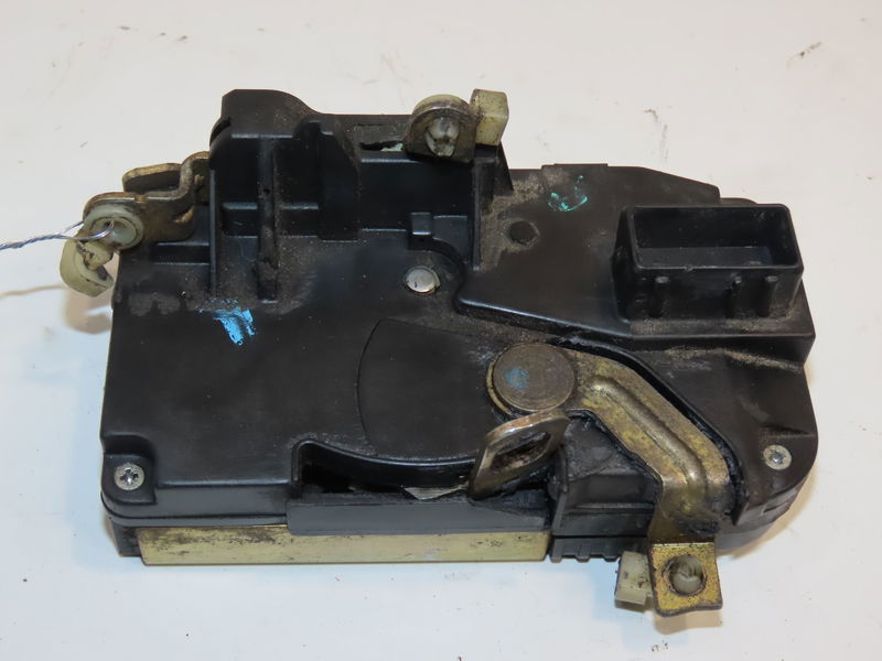 Serrure porte avg Peugeot 306 3-5 portes (7A, 7C, N3, N5) 1.9 d (1994-2001)