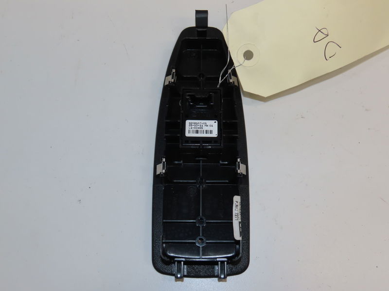 Commande lève-glace porte avant droite Bmw 1 (F20) 116 d (2012-2015)