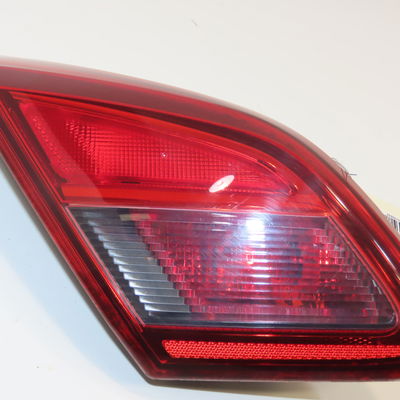 Feu arrière interieur gauche Opel CORSA E (X15) 1.4 (08, 68) (2014)