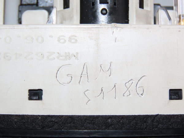 Commande de chauffage Mitsubishi SPACE STAR Monospace (DG_A) 1.3 16v (dg1a) (2000-2004)