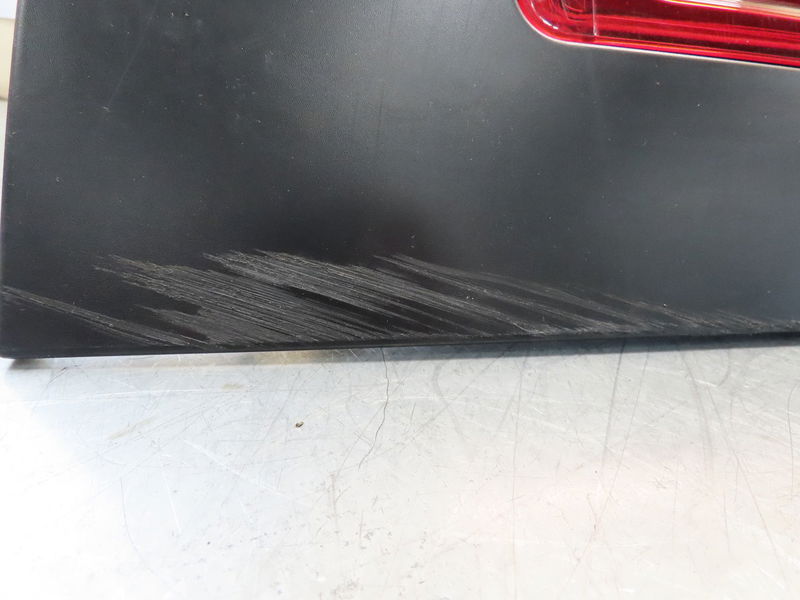 Feu arrière droit RENAULT TRAFIC III