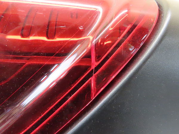 Feu arrière droit RENAULT TRAFIC III
