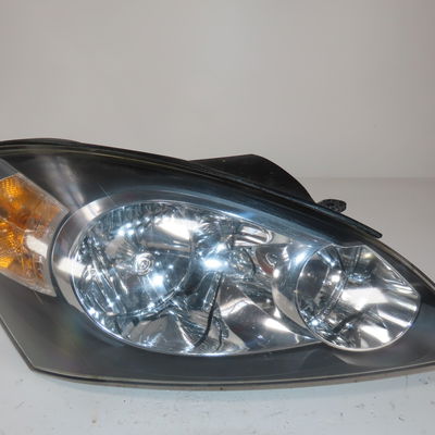 Phare droit Kia CEE'D 3-5 portes (ED) 1.6 crdi 90 (2006-2012)